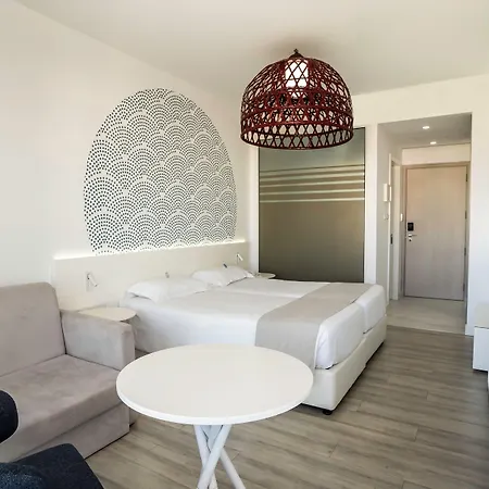Margadina فندق أيا نابا